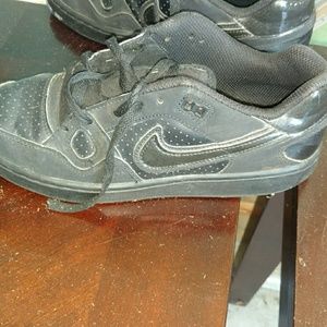 Boys size 5 Nikes